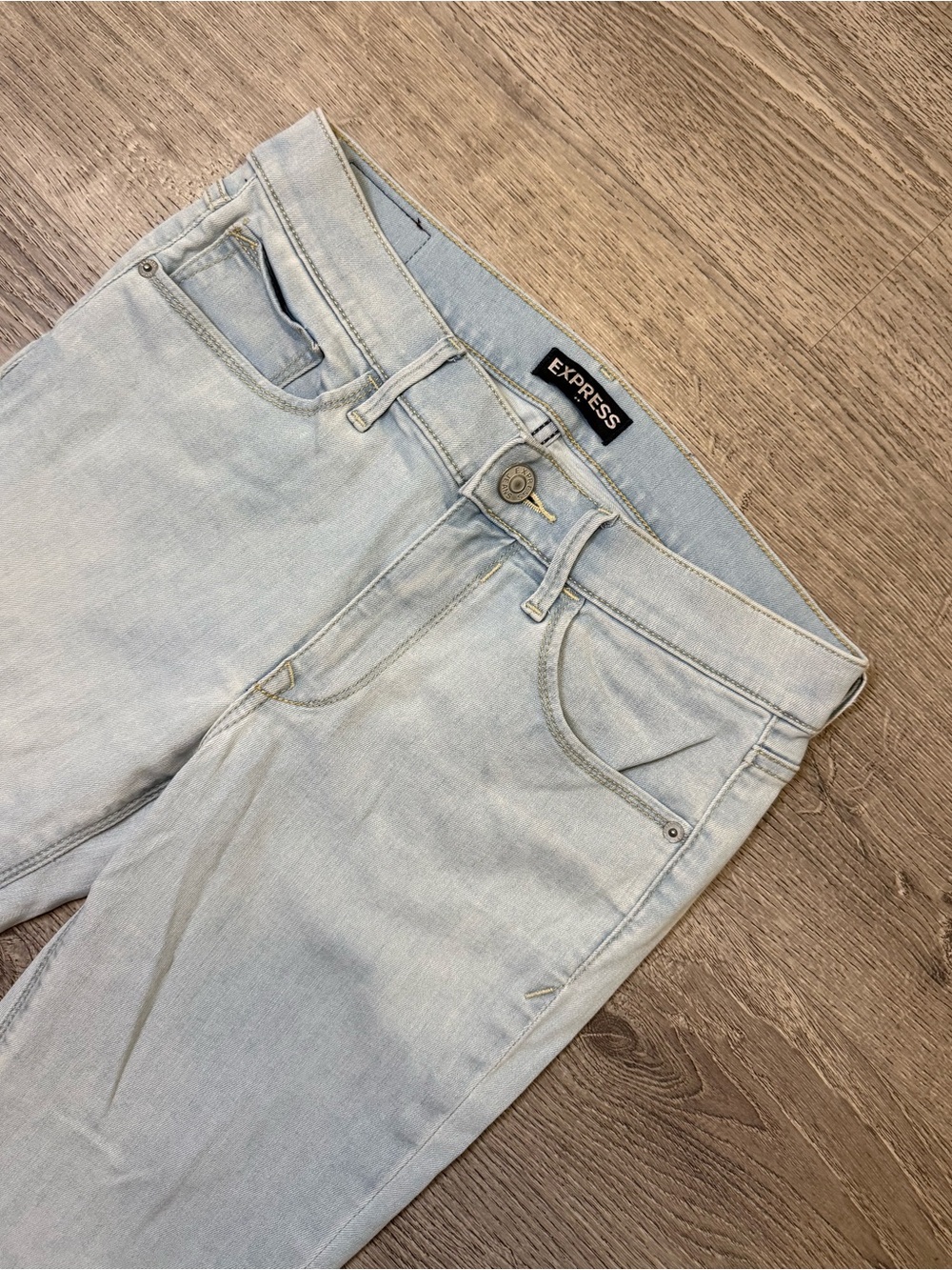 •EXPRESS• MID RISE LEGGING JEANS - Picture 3 of 8